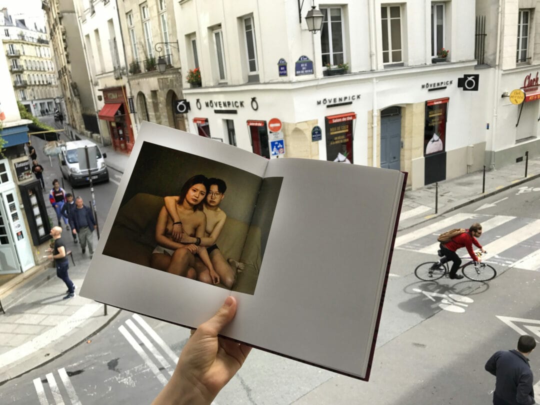 #Signed copy €55 It will be sold out in less than 2 months #PieterHugo #photobook « #FlatNoodleSoupTalk » #LimitedEdition 500 – #SignedCopy available €55 #editionsbessard #photography #china #SouthAfrica #ArtistEdition design by the Italian Artistic Director #RamonPez Few copies available on our website… #photography #Photographer #photographie #ArtOfPerfection #Art #contemporaryart #collector #collectors Ramon Pez Pez Editions Bessard Pieter Hugo STEVENSON gallery
